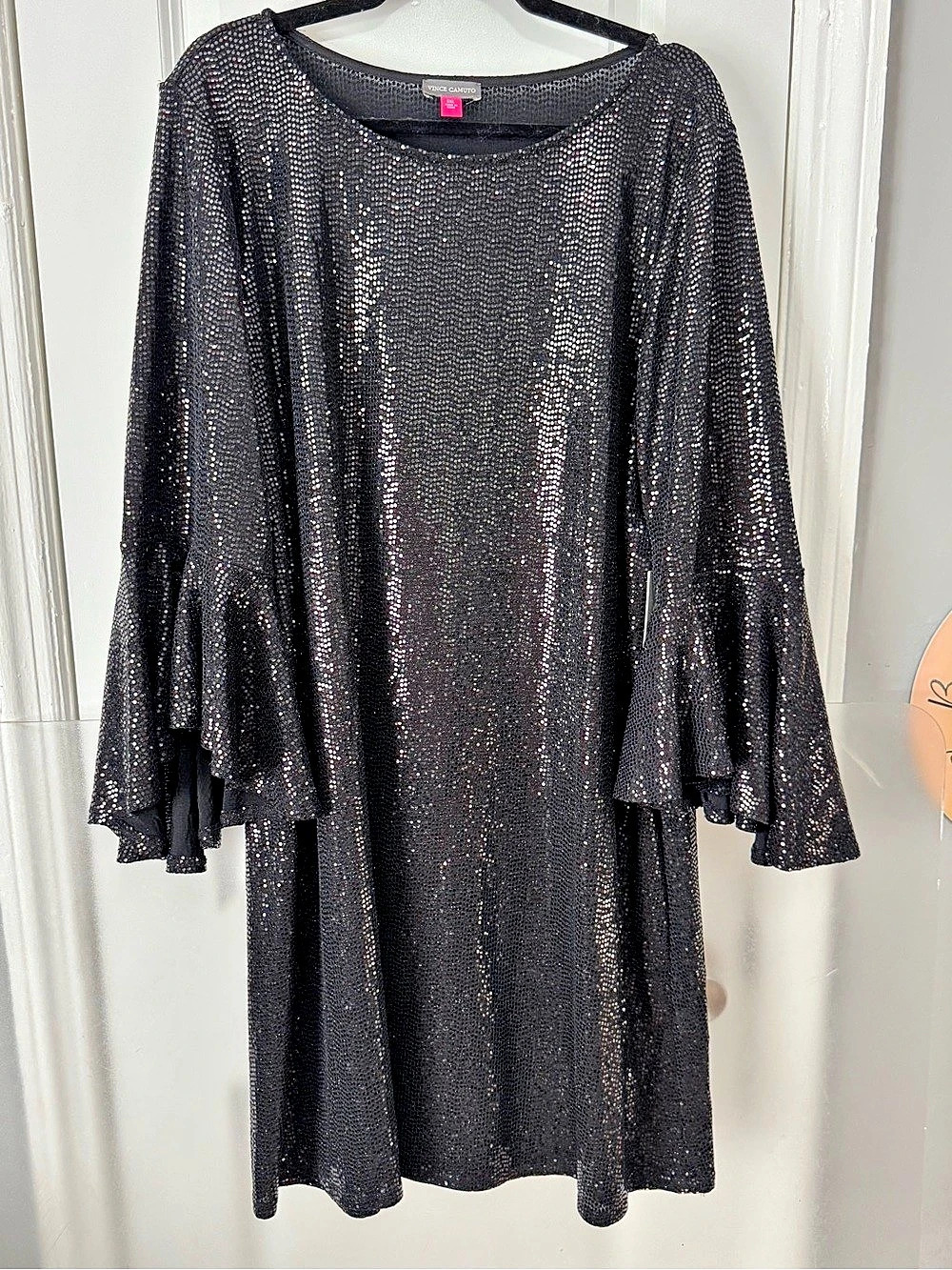 Vince Camuto Sequin Bell Sleeve Shift Dress in Black XXL